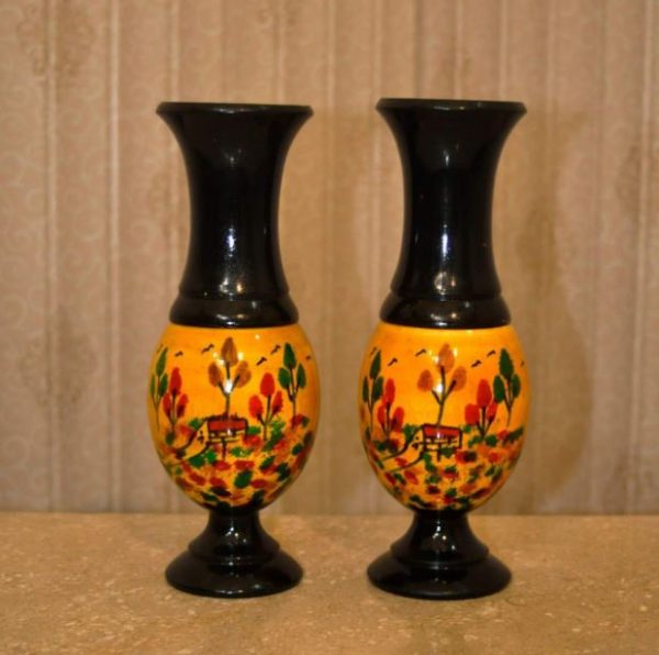 Wooden-Flower-vase-couple